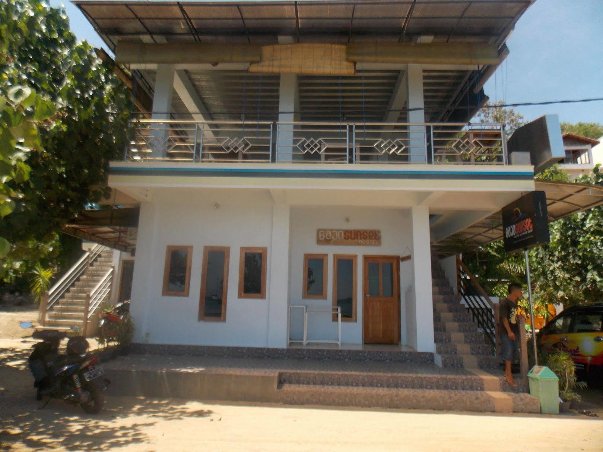 Bajo Sunset Hostel ลาบวนบาโจ ภายนอก รูปภาพ