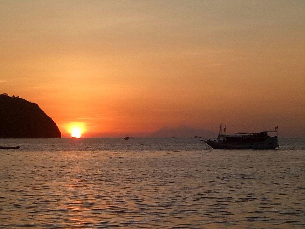 Bajo Sunset Hostel ลาบวนบาโจ ภายนอก รูปภาพ