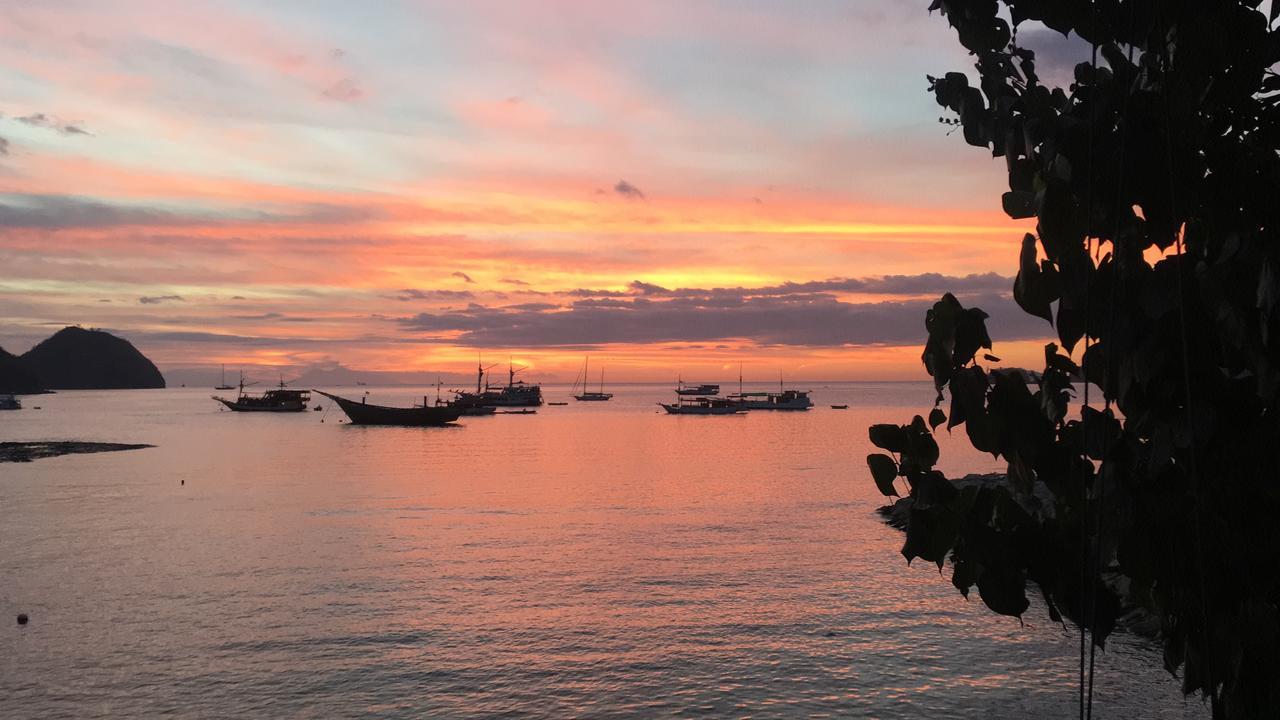 Bajo Sunset Hostel ลาบวนบาโจ ภายนอก รูปภาพ